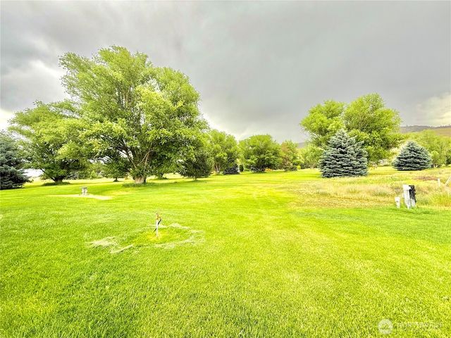 1888 Old Hwy 97, Okanogan, WA 98840