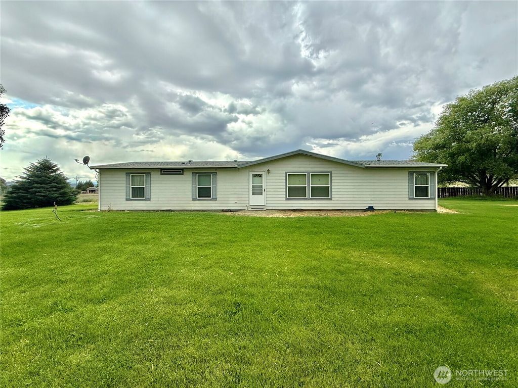 1888 Old Hwy 97, Okanogan, WA 98840