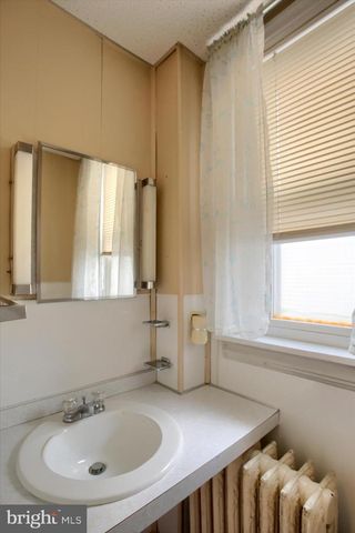 636 WALNUT ST, Lebanon, PA 17042