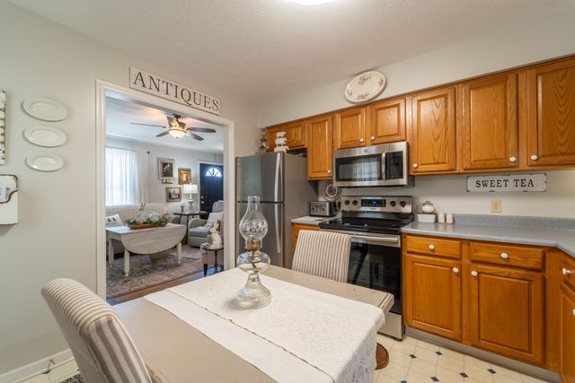 77 Scott Hill Road, Irvine, KY 40336