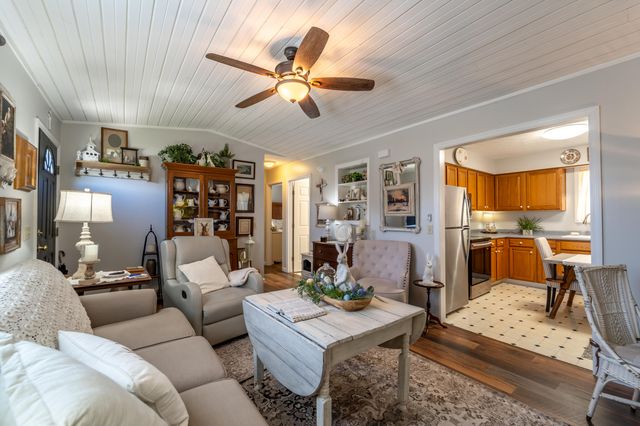 77 Scott Hill Road, Irvine, KY 40336