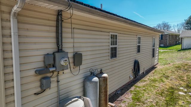 77 Scott Hill Road, Irvine, KY 40336