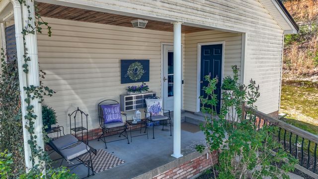 77 Scott Hill Road, Irvine, KY 40336