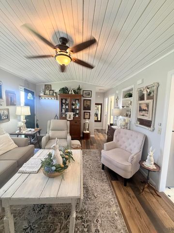 77 Scott Hill Road, Irvine, KY 40336