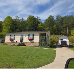 77 Scott Hill Road, Irvine, KY 40336