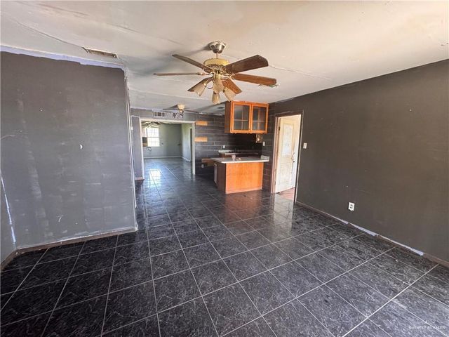 1039 W Hidalgo Avenue, Raymondville, TX 78580