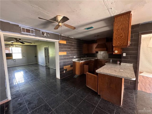 1039 W Hidalgo Avenue, Raymondville, TX 78580