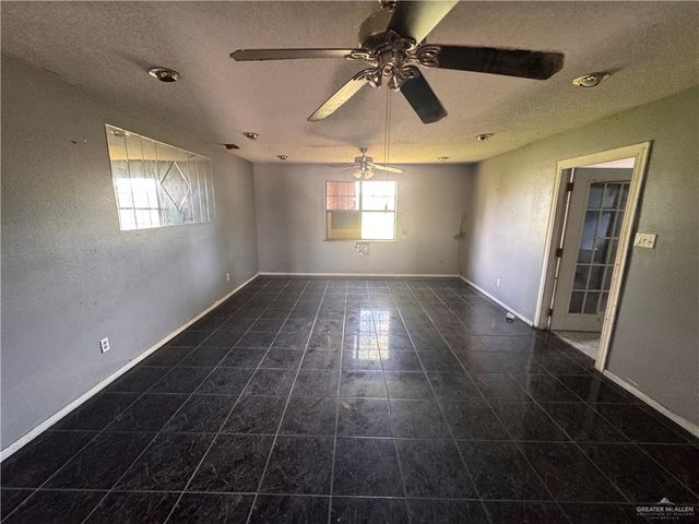 1039 W Hidalgo Avenue, Raymondville, TX 78580