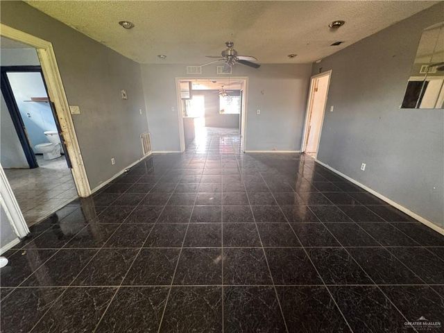 1039 W Hidalgo Avenue, Raymondville, TX 78580