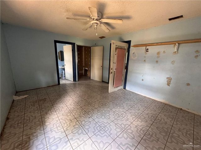 1039 W Hidalgo Avenue, Raymondville, TX 78580