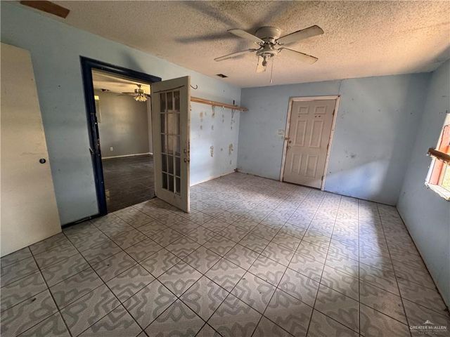 1039 W Hidalgo Avenue, Raymondville, TX 78580