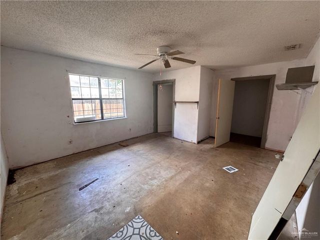 1039 W Hidalgo Avenue, Raymondville, TX 78580