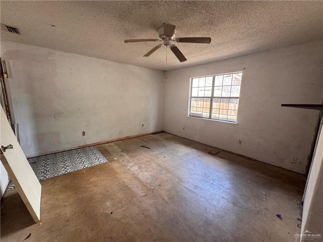 1039 W Hidalgo Avenue, Raymondville, TX 78580