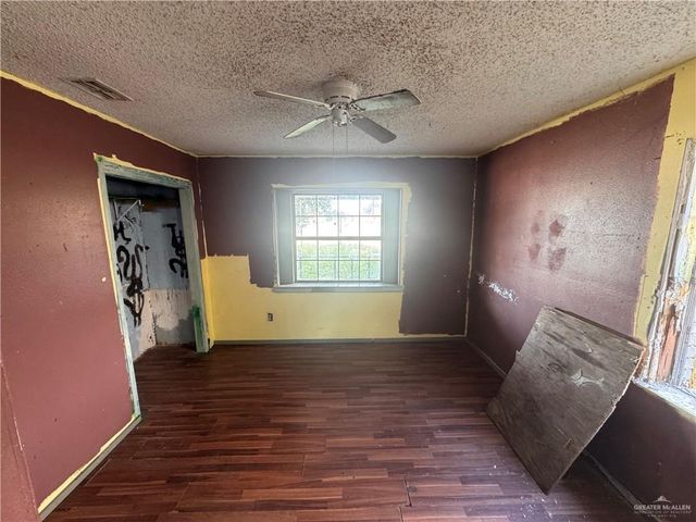 1039 W Hidalgo Avenue, Raymondville, TX 78580