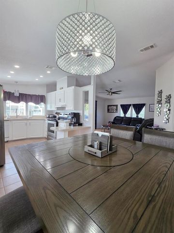6469 Cypress Lane, Lantana, FL 33462