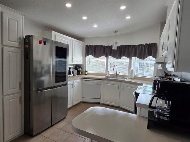 6469 Cypress Lane, Lantana, FL 33462