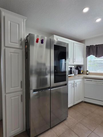 6469 Cypress Lane, Lantana, FL 33462
