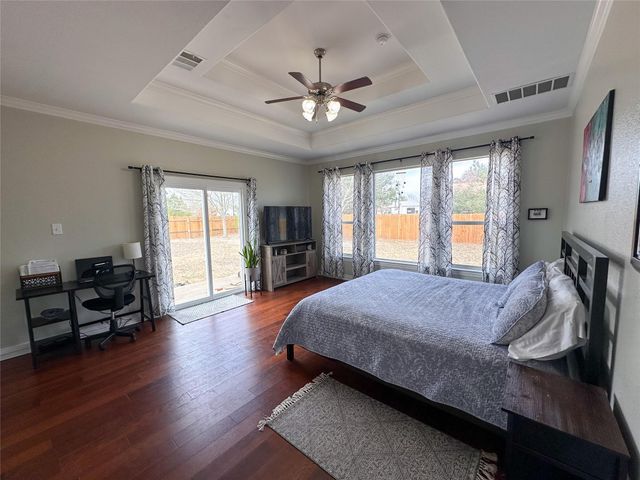 237 Cardinal DR, Bastrop, TX 78659