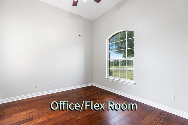 237 Cardinal DR, Bastrop, TX 78659