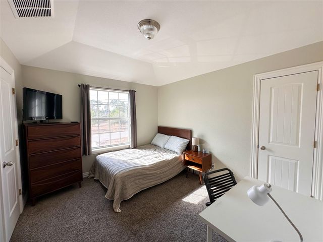 237 Cardinal DR, Bastrop, TX 78659