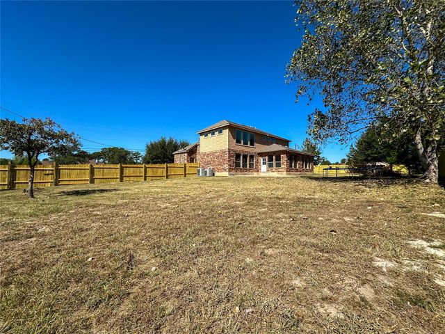 237 Cardinal DR, Bastrop, TX 78659