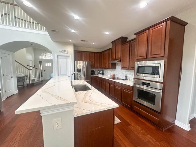 237 Cardinal DR, Bastrop, TX 78659