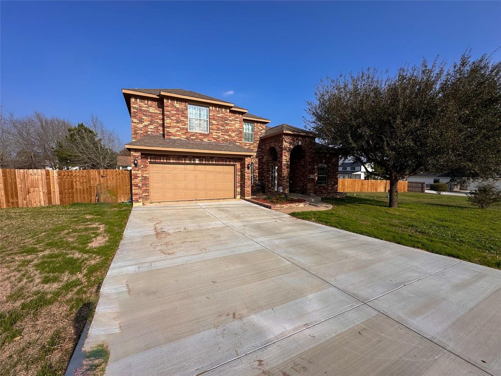 237 Cardinal DR, Bastrop, TX 78659