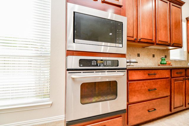 45 Cherry Hills Drive, Houston, TX 77064