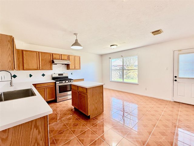 7211 Sherman Ridge Lane, Houston, TX 77083