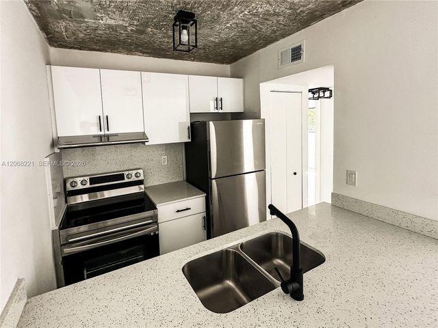 190 NW 69th Street 6, Miami, FL 33150