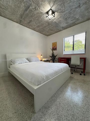 190 NW 69th Street 6, Miami, FL 33150