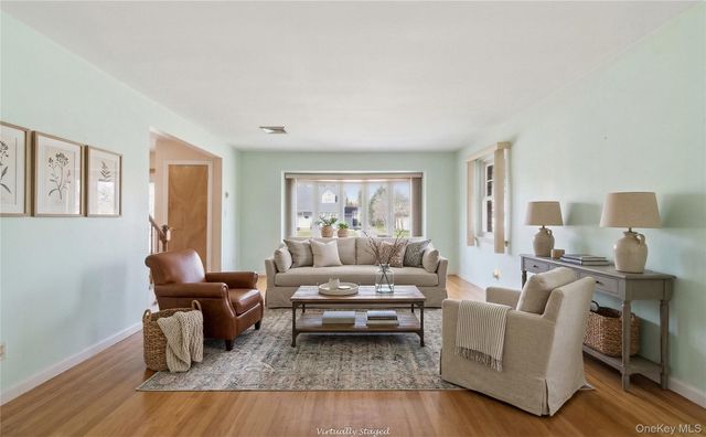 119 Woodoak Drive, Westbury, NY 11590