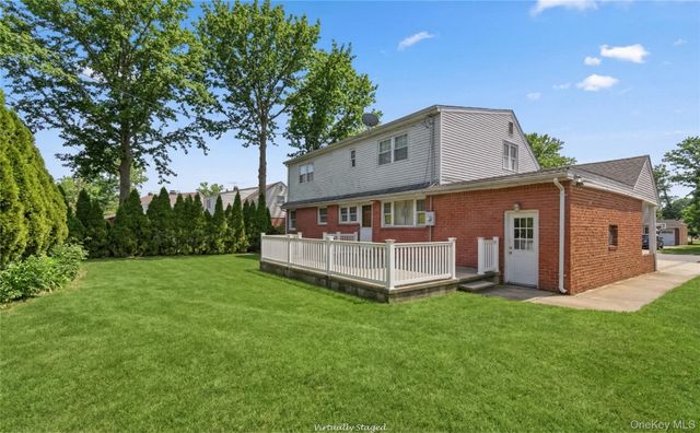 119 Woodoak Drive, Westbury, NY 11590