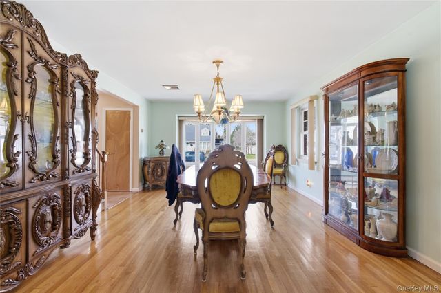 119 Woodoak Drive, Westbury, NY 11590