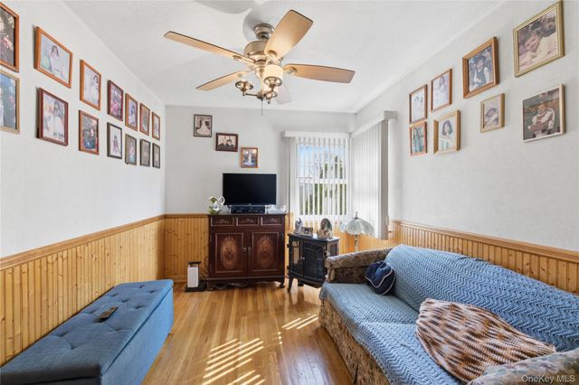 119 Woodoak Drive, Westbury, NY 11590