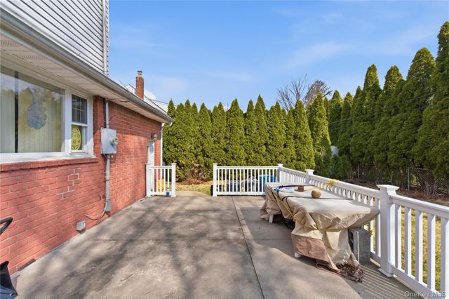 119 Woodoak Drive, Westbury, NY 11590