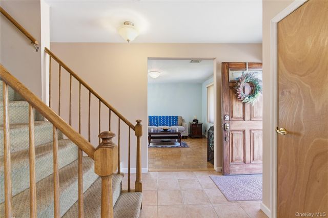 119 Woodoak Drive, Westbury, NY 11590