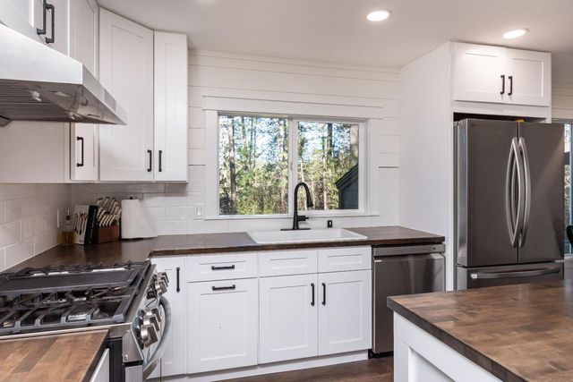 1535 Whispering Pines Dr, Meadow Vista, CA 95722