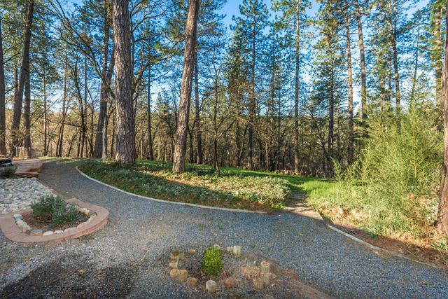 1535 Whispering Pines Dr, Meadow Vista, CA 95722