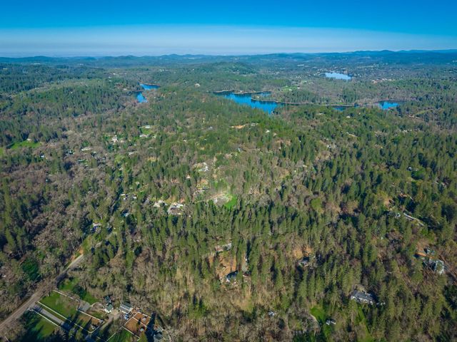 1535 Whispering Pines Dr, Meadow Vista, CA 95722