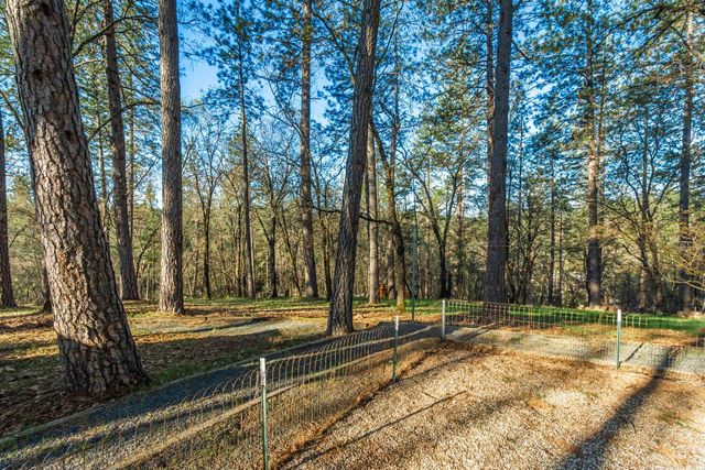 1535 Whispering Pines Dr, Meadow Vista, CA 95722