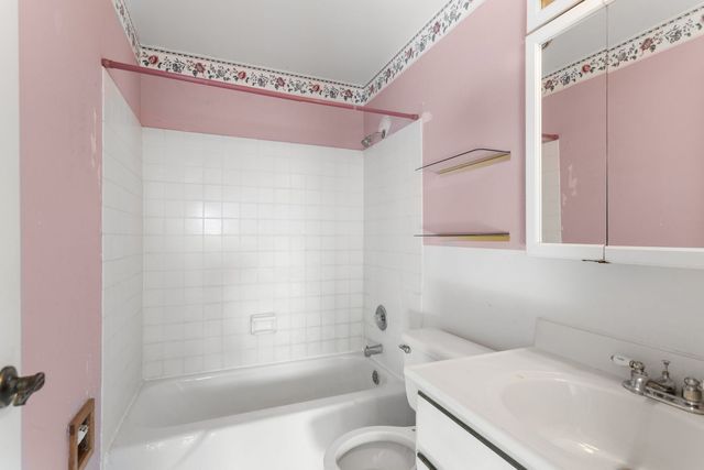 4711 Saint Joseph Creek Drive 5H, Lisle, IL 60532