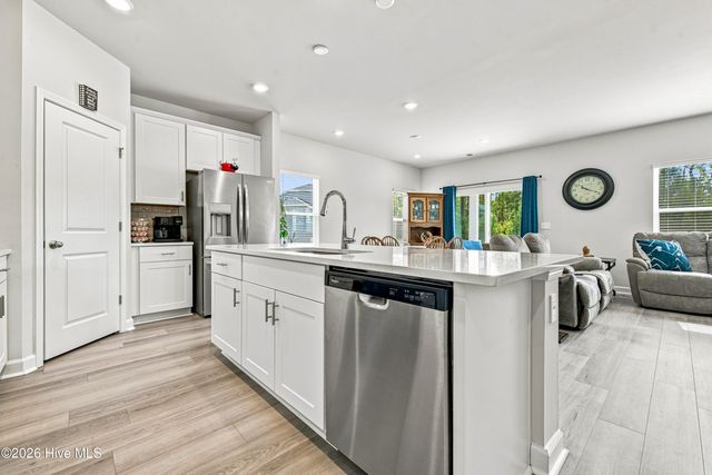 605 Blackthorne Circle NW, Calabash, NC 28467