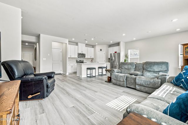 605 Blackthorne Circle NW, Calabash, NC 28467