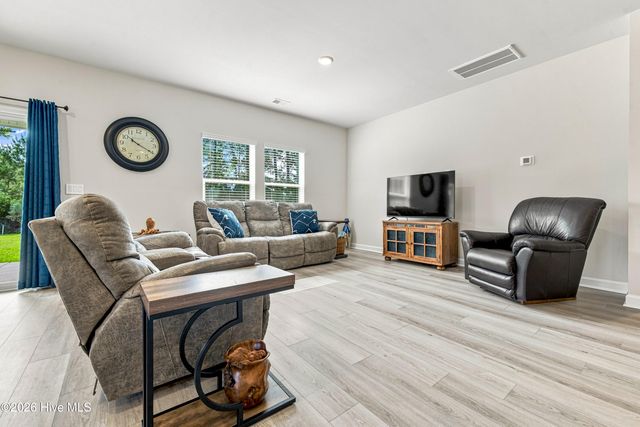 605 Blackthorne Circle NW, Calabash, NC 28467