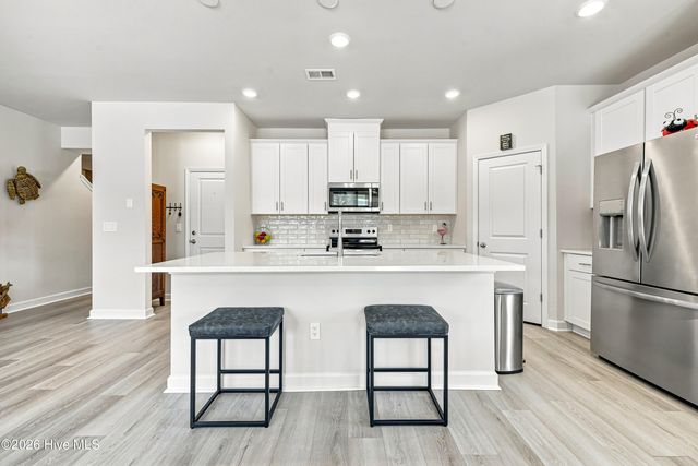 605 Blackthorne Circle NW, Calabash, NC 28467