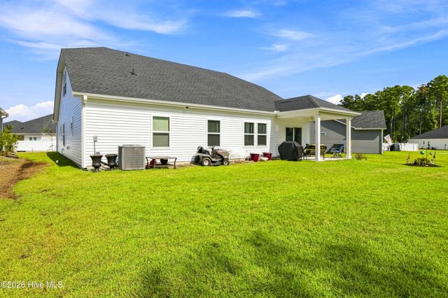605 Blackthorne Circle NW, Calabash, NC 28467