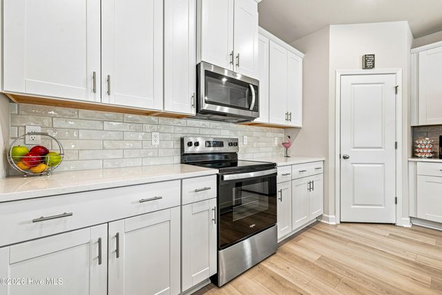 605 Blackthorne Circle NW, Calabash, NC 28467