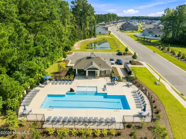 605 Blackthorne Circle NW, Calabash, NC 28467
