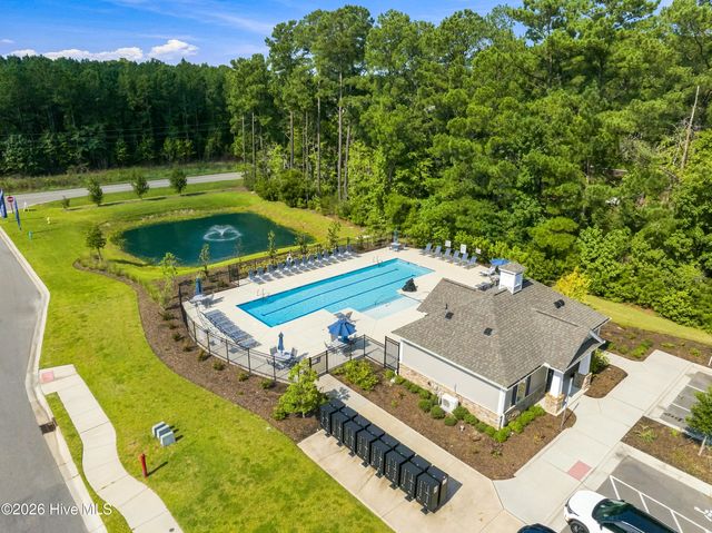 605 Blackthorne Circle NW, Calabash, NC 28467